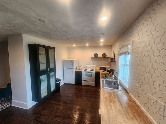 Previous tenant photos