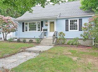 11 Bellevue Dr, Cranston, RI 02920