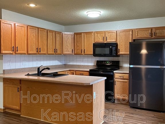 5th image of 8609 N Mersington Ln