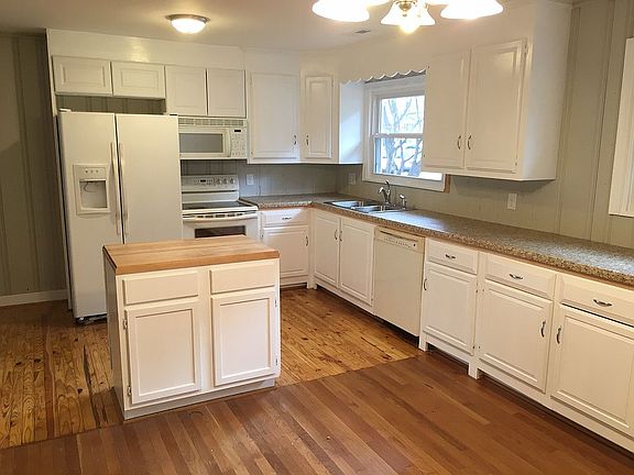 Upper unit kitchen