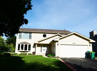 705 Greenview Ln, Wheeling, IL 60090