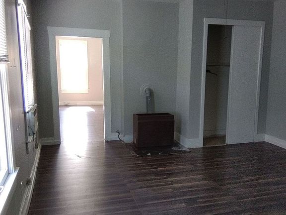 3rd image of 2539 Bank St #2
