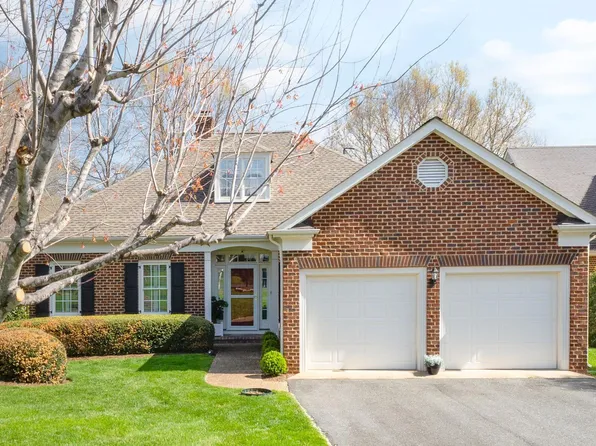 1563 Heathrow Ln, Keswick, VA 22947