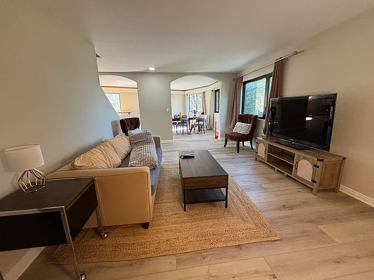 457 S Ventu Park Rd — Photo 14
