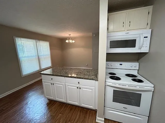 1878 Patterson Ct — Photo 2