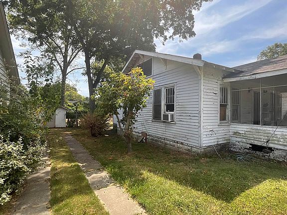 2nd image of 809 S Lowe St