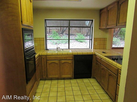 5th image of 1202 Teak Ct