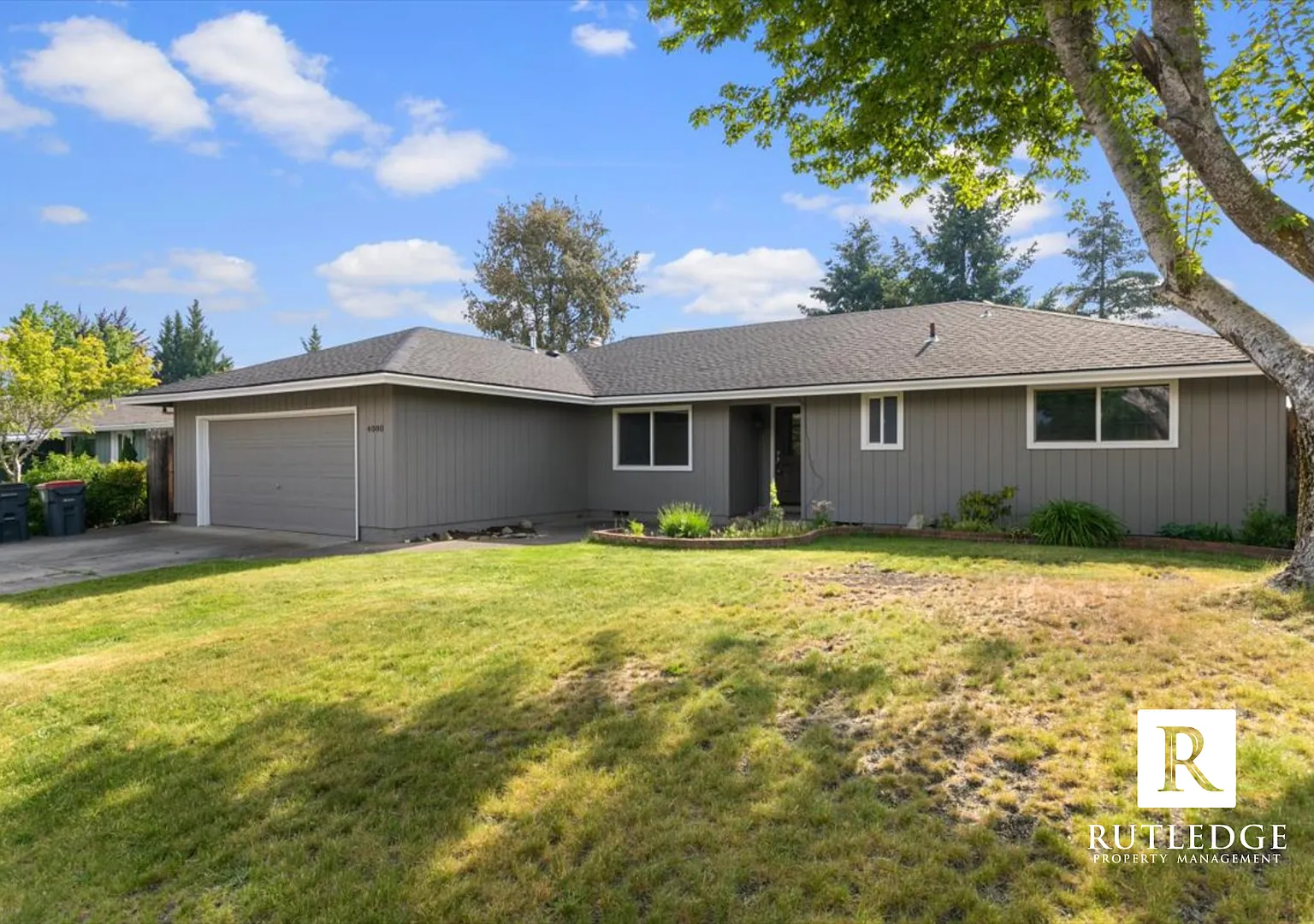Stunning 3 Bed / 3 Bath Newly Remodeled Home With Fully Fenced & Landscaped Backyard — Photo 4