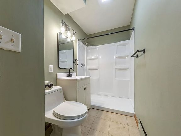 4th image of 2624 Aldrich Ave S APT 1