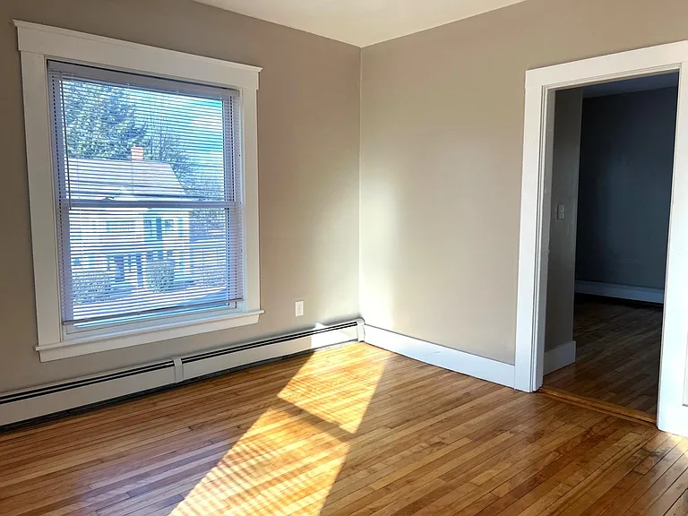900 Main St #2 — Photo 10