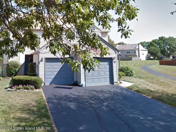 17 Racal Ct, Trenton, NJ 08690