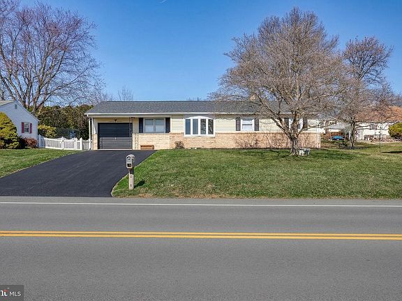 4th image of 2707 Emig Mill Rd