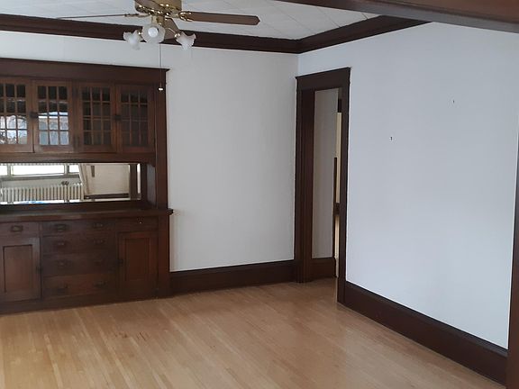 2nd image of 1681 Van Buren Ave #2