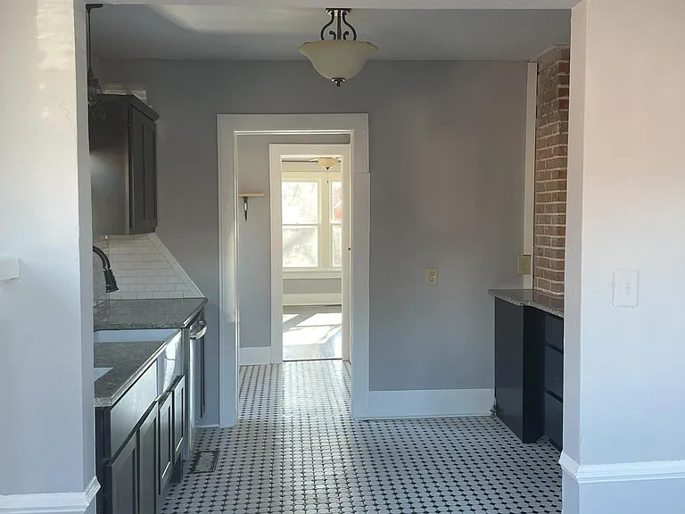 808 NE 17th St — Photo 13