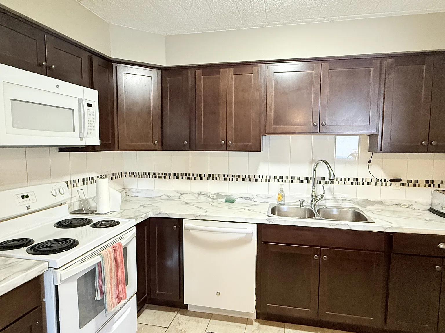2 bed, $1,313 — Photo 4