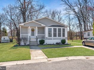 502 Raccoon Ln, Mount Laurel, NJ 08054