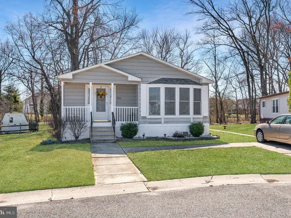502 Raccoon Ln, Mount Laurel, NJ 08054