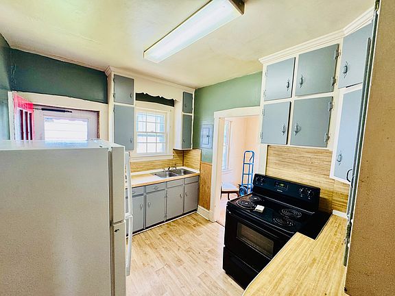 4th image of 416 Southampton Ave