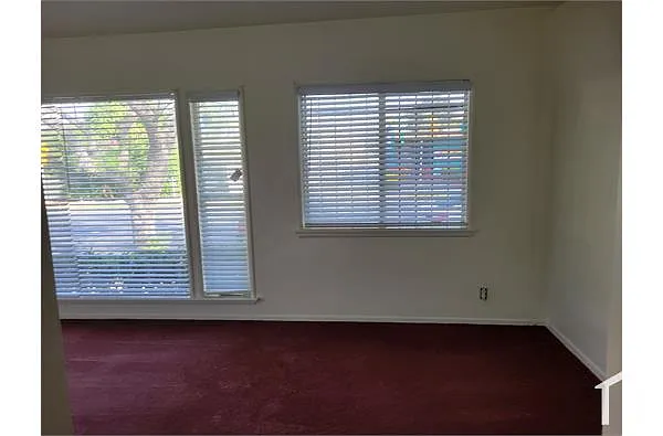Building Photo - 520 Hyde Park Pl #520
