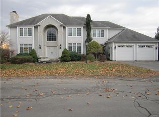 322 Wynthrop Rd, Syracuse, NY 13209