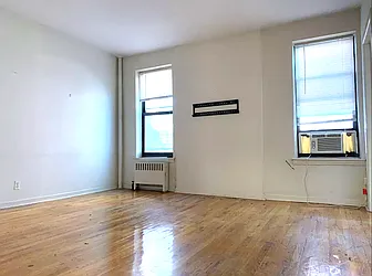 Rented by HOLTON REAL ESTATE INC.