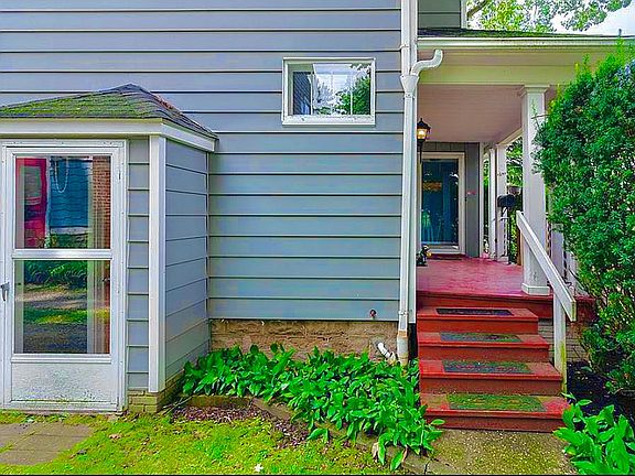 3rd image of 375 Sumatra Ave