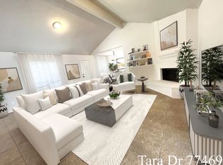 1 Tara Dr, Richmond, TX 77469