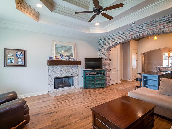 3rd image of 202 Old Cypress Dr