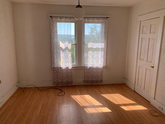 2nd image of 810 Monongalia Ave