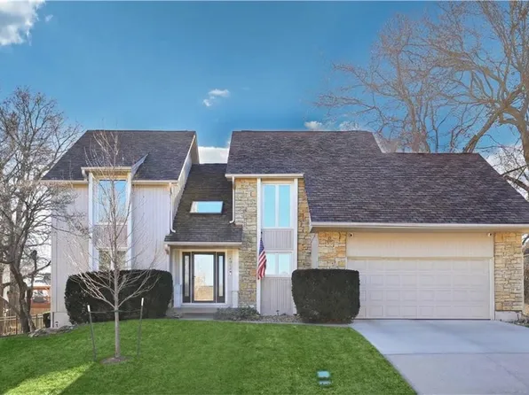 4014 NE Woodridge Dr, Lees Summit, MO 64064