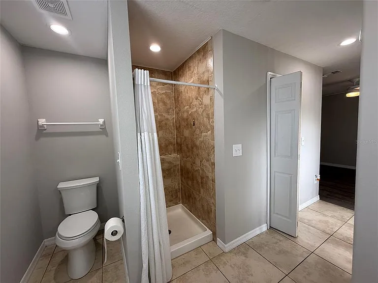2907 W Chestnut St — Photo 11