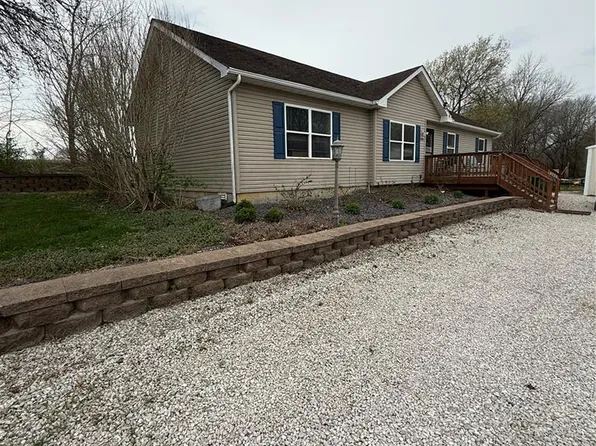 10901 Emerald Mound Grange Rd, Lebanon, IL 62254