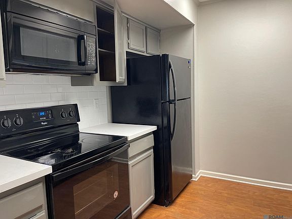 3rd image of 2122 Stonehenge Ave