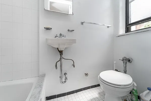 Rented by Modern Spaces | media 20