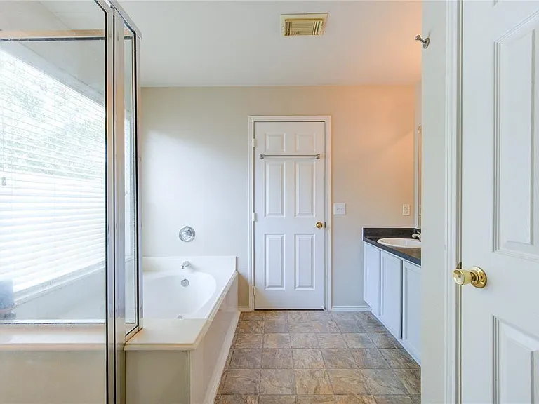 21207 Barker Canyon Ln — Photo 17