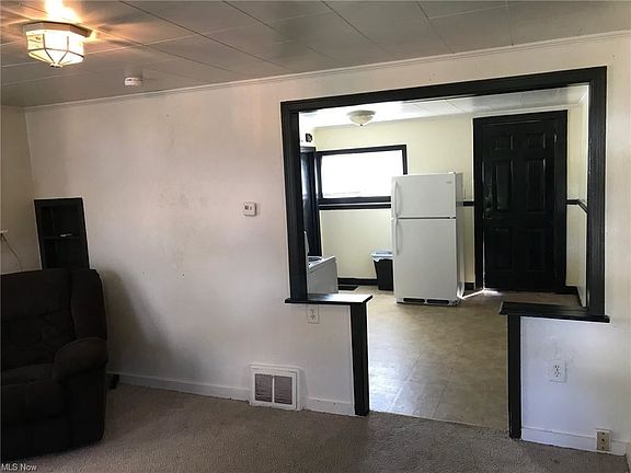 5th image of 1028 Hamlin Dr