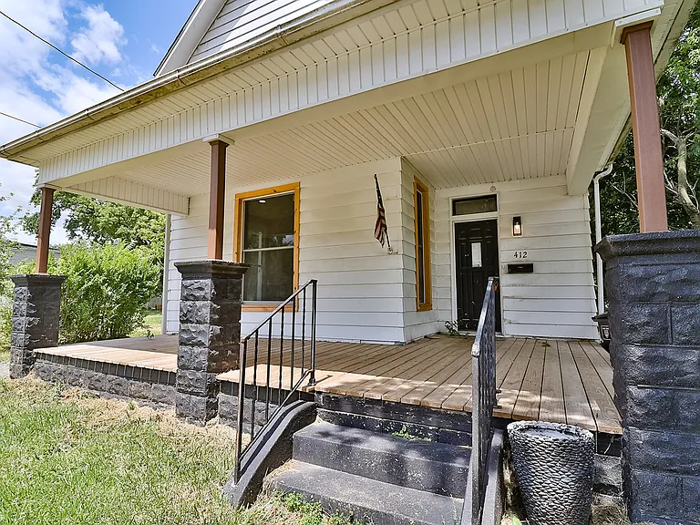 412 W Kibby St — Photo 2