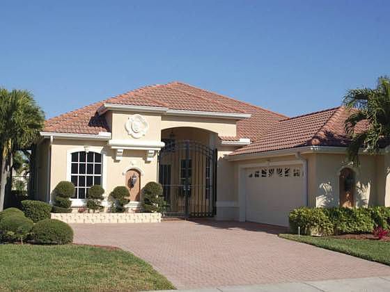 1st image of 605 SW Romora Bay