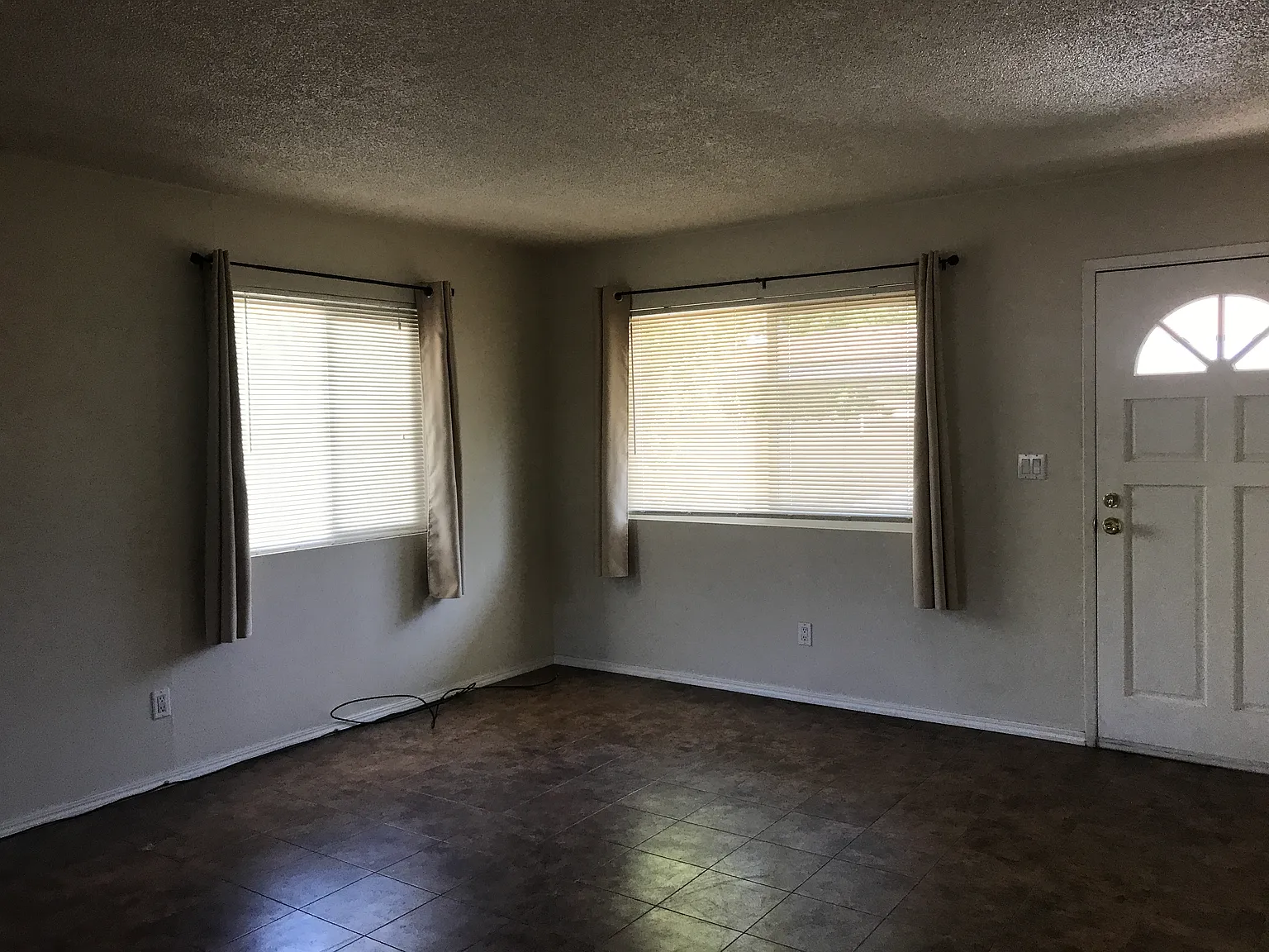 3 bed, 1200 sqft, $3,650 — Photo 4