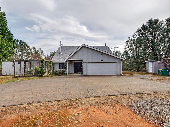 2nd image of 3940 Pineoakyo Ct