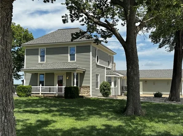 2171 Eisenhower Rd, Ottawa, KS 66067