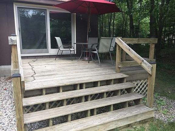 3rd image of 402 Reindeer Dr