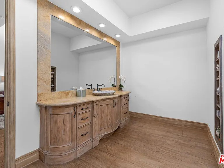 605 N Hillcrest Rd — Photo 18