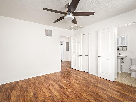 5th image of 3910 Dallas St