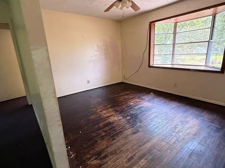 374 W Blackbourn St — Photo 6