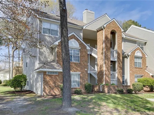 784 Windbrook Cir APT 101, Newport News, VA 23602