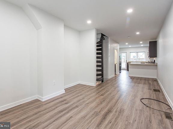 5th image of 2084 E Susquehanna Ave