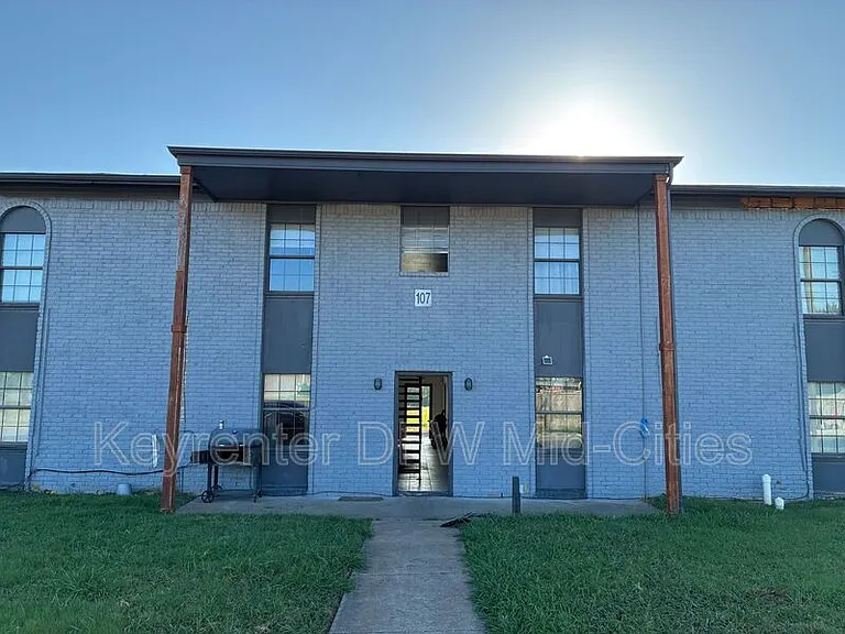 1117 Franklin Dr #10 — Photo 1