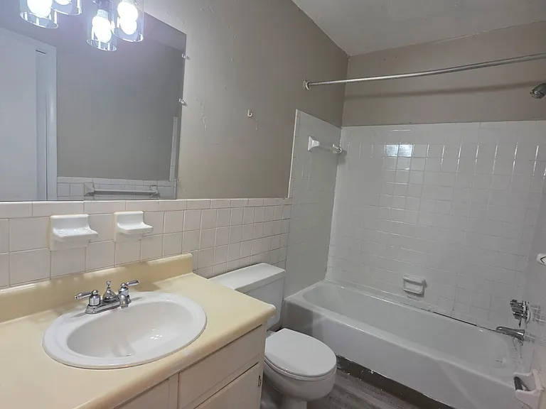716 Townside Rd SW #10 — Photo 6