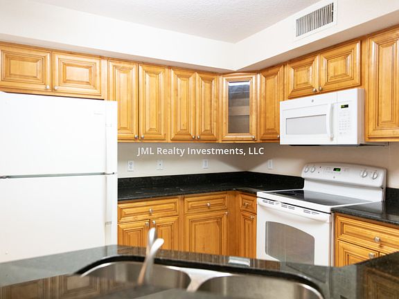 2nd image of 822 Camargo Way Unit 208